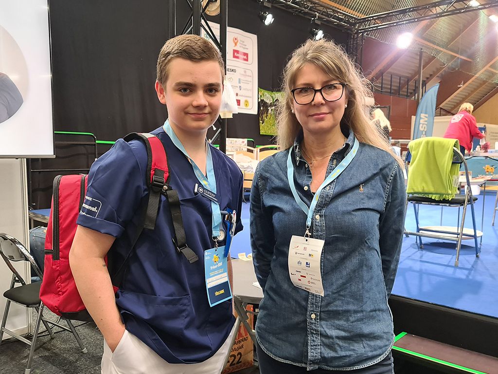 Gustav med sin lärare Angelica Gustafsson